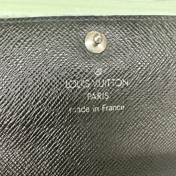 Authentic Louis Vuitton Key Wallet in Damier Graphite - Picture 2 of 8